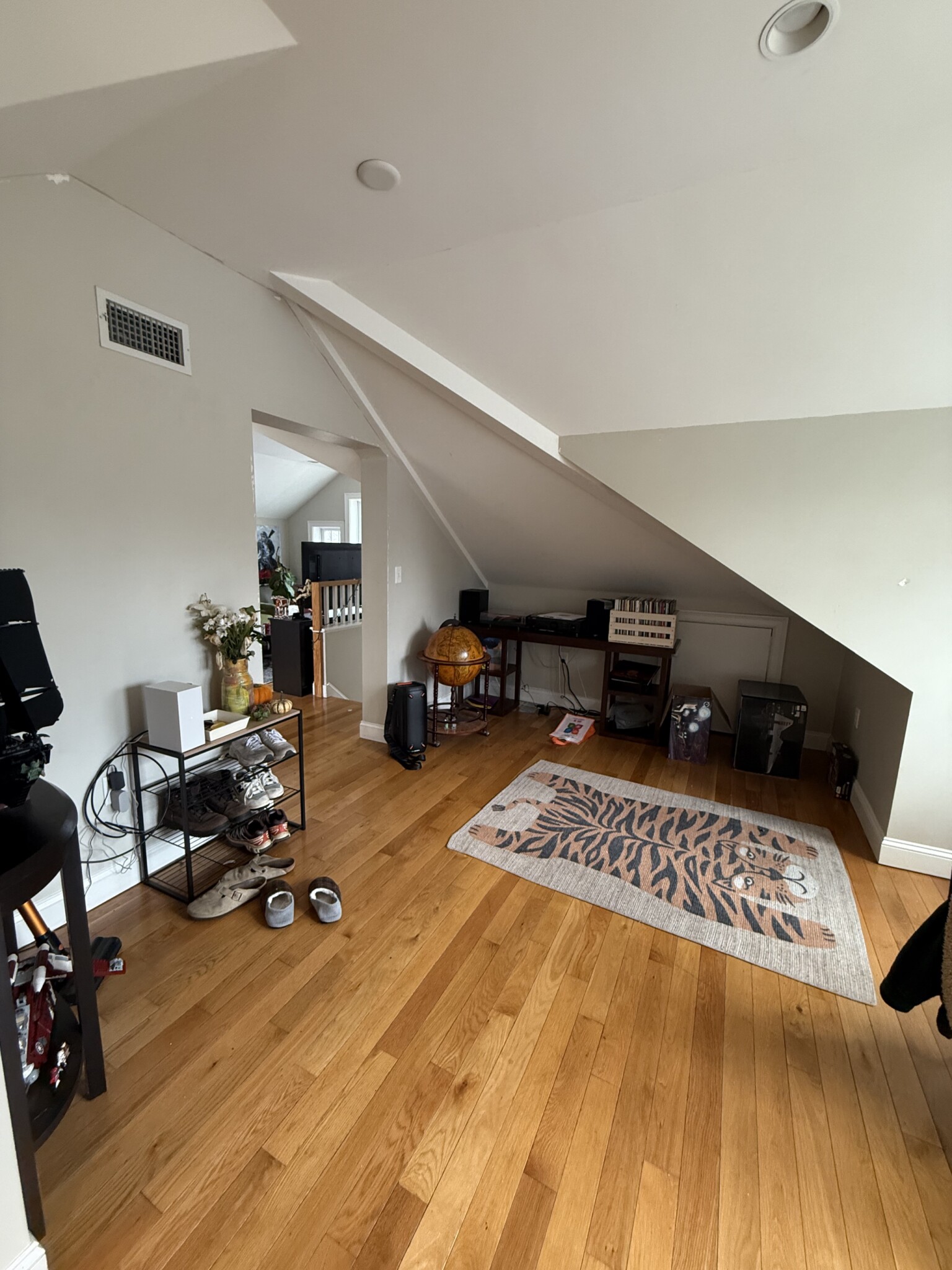 25-27 Crosby Rd. — Chestnut Hill