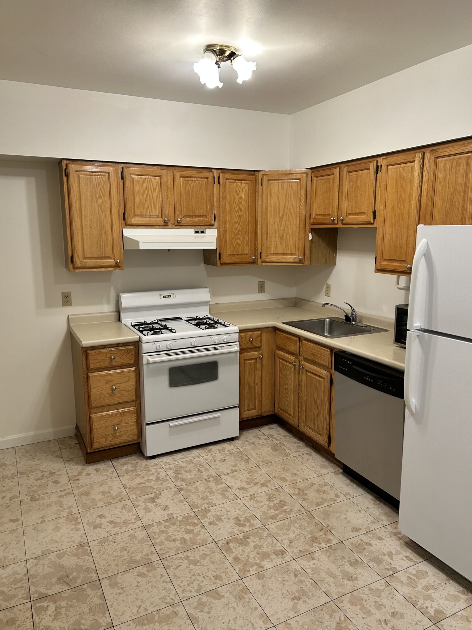 Photos of apartment on Adams St.,Newton MA 02458