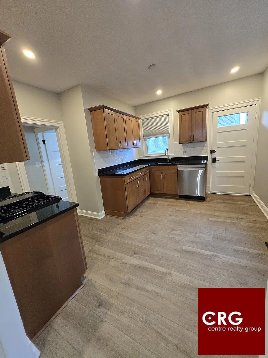 4 Woodville Ter. — Roxbury