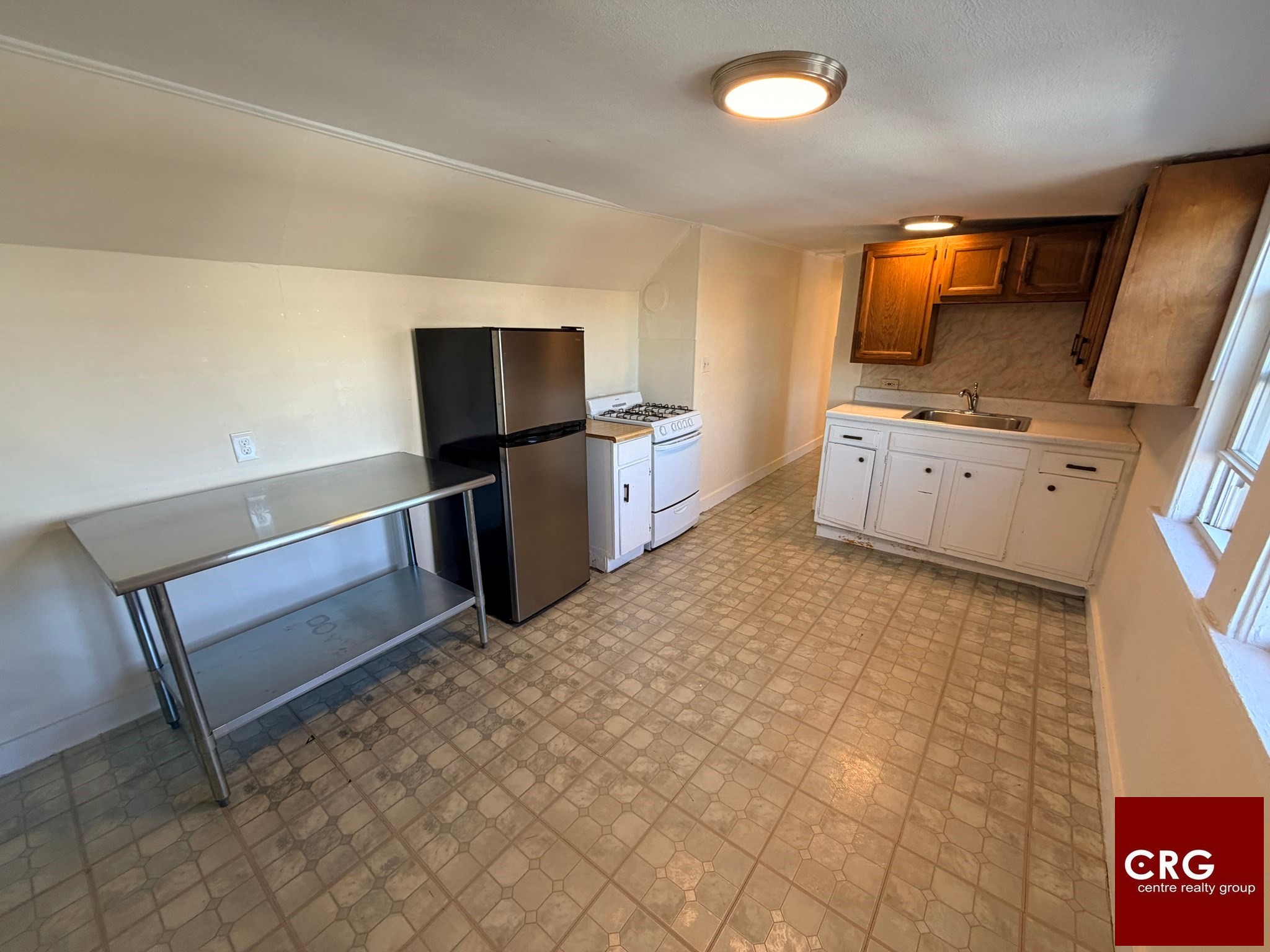 Photos of apartment on Broadway,Somerville MA 02145