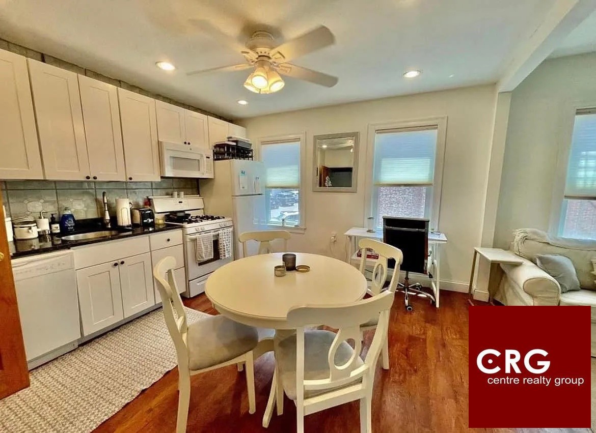 3 K St. Pl. — South Boston