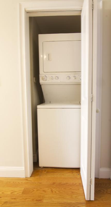 3 bed, 2 bath apartment for rent at 108 Hammond St Unit 1, South End — photo 4 of 5