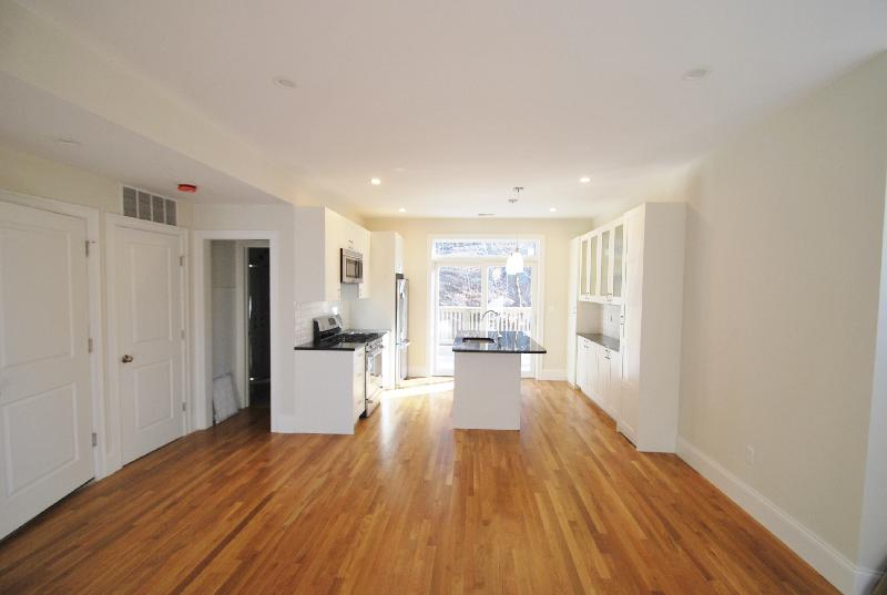 4 bed, 2 bath apartment for rent at 143 Marcella St Unit 1, Roxbury — photo 10 of 11
