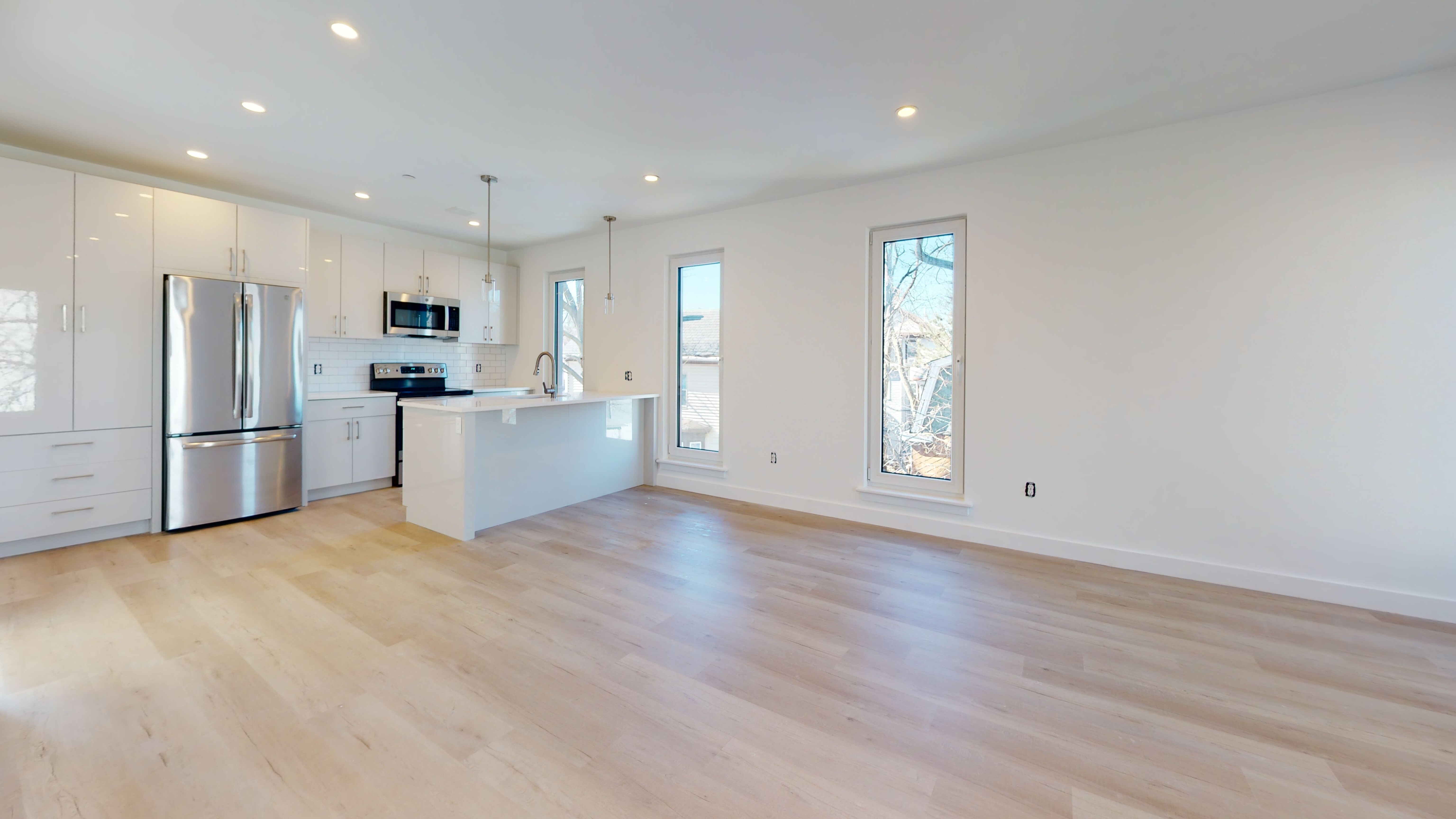 4 bed, 2 bath apartment for rent at 2837 Washington St Unit 3, Roxbury — photo 3 of 13