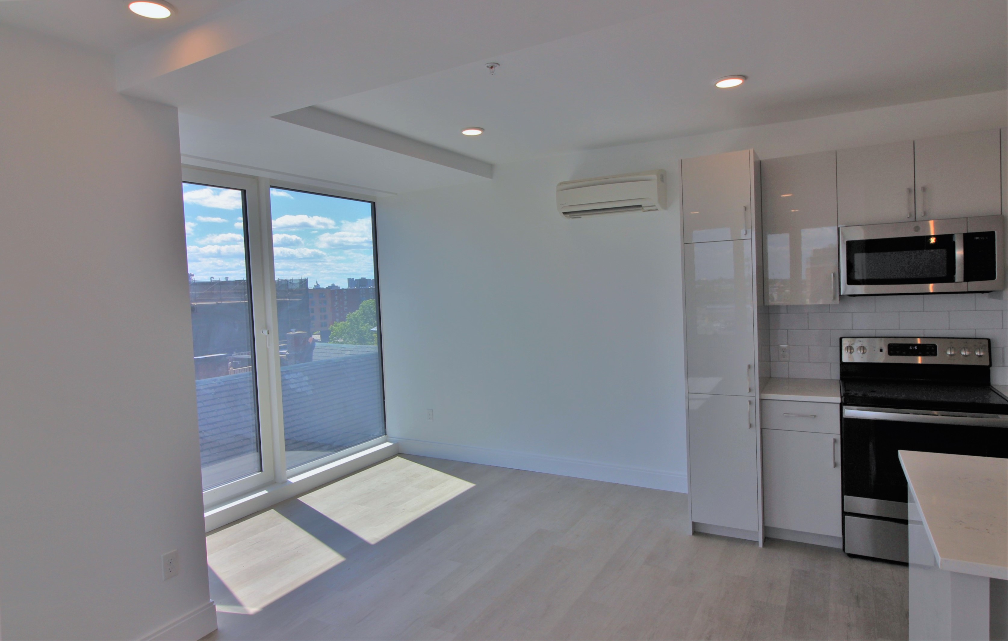 2 bed, 1 bath apartment for rent at 1 Newcomb St Unit 602, Mission Hill — photo 3 of 12