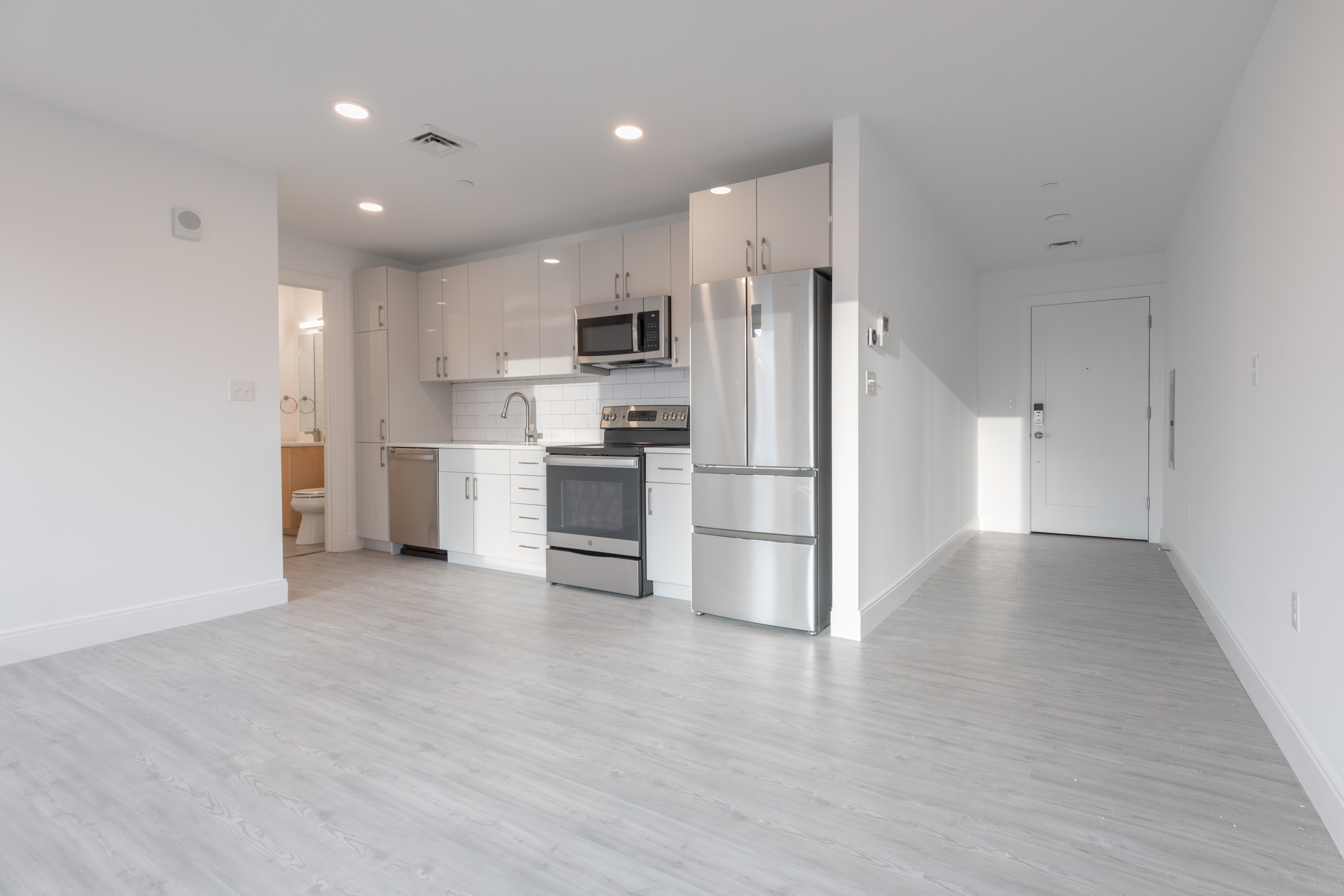 1 bed, 1 bath apartment for rent at 44 North Beacon St Unit 204, Allston — photo 1 of 19