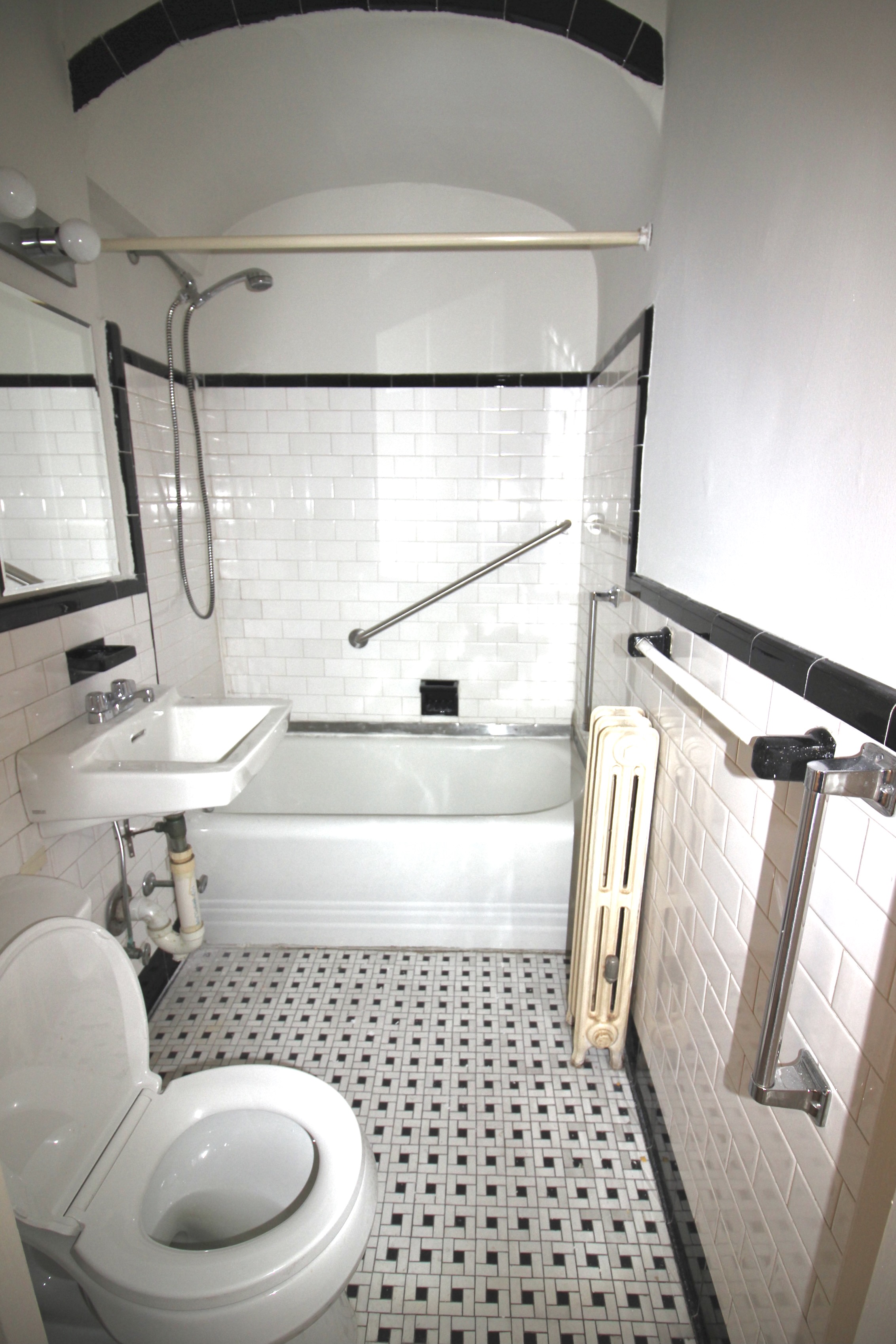 1 bed, 1 bath apartment for rent at 323 Commonwealth Ave Unit 5, Back Bay — photo 13 of 27