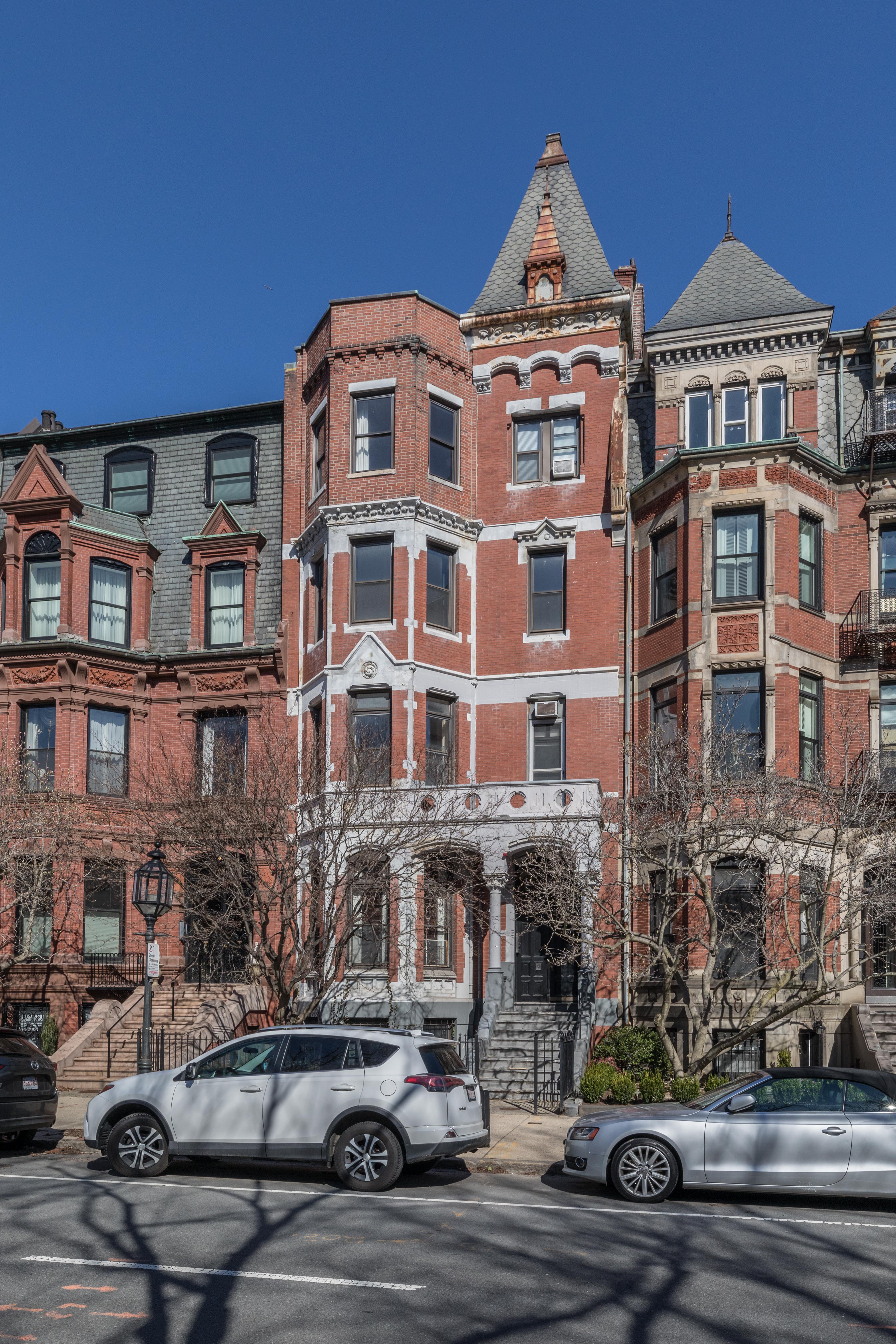 323 Commonwealth Ave, Back Bay