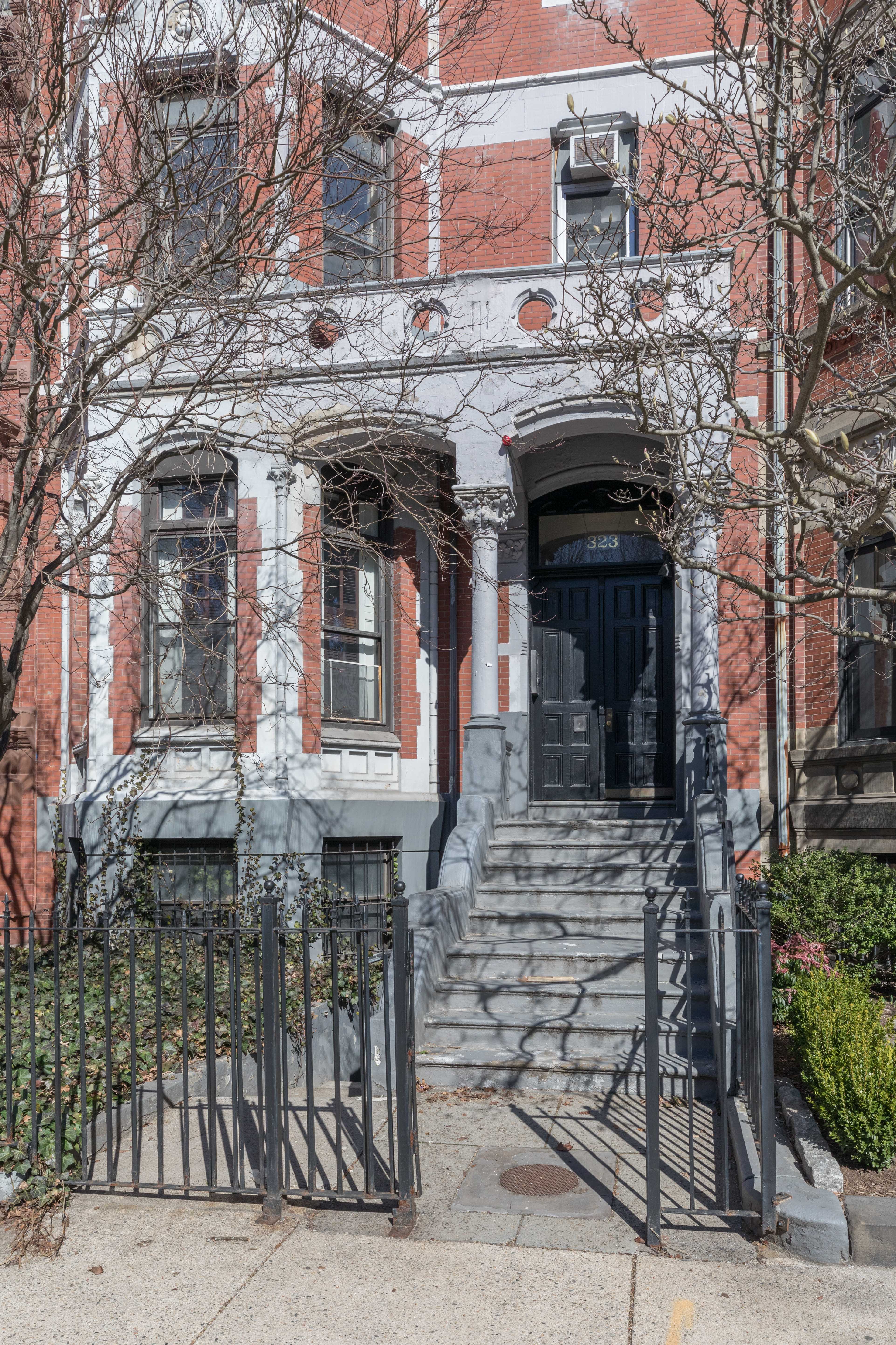 323 Commonwealth Ave, Back Bay