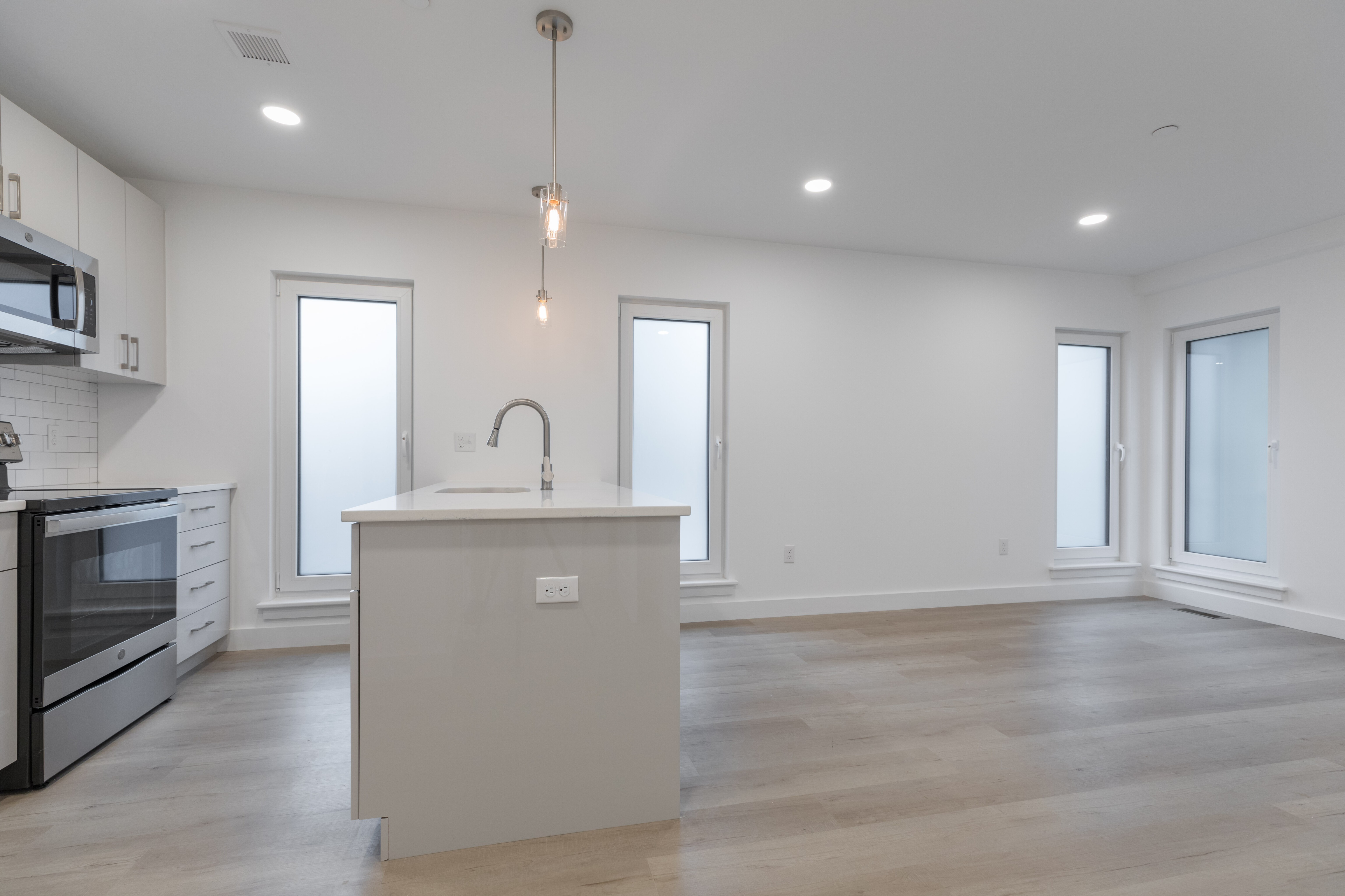 2837 Washington St, Roxbury