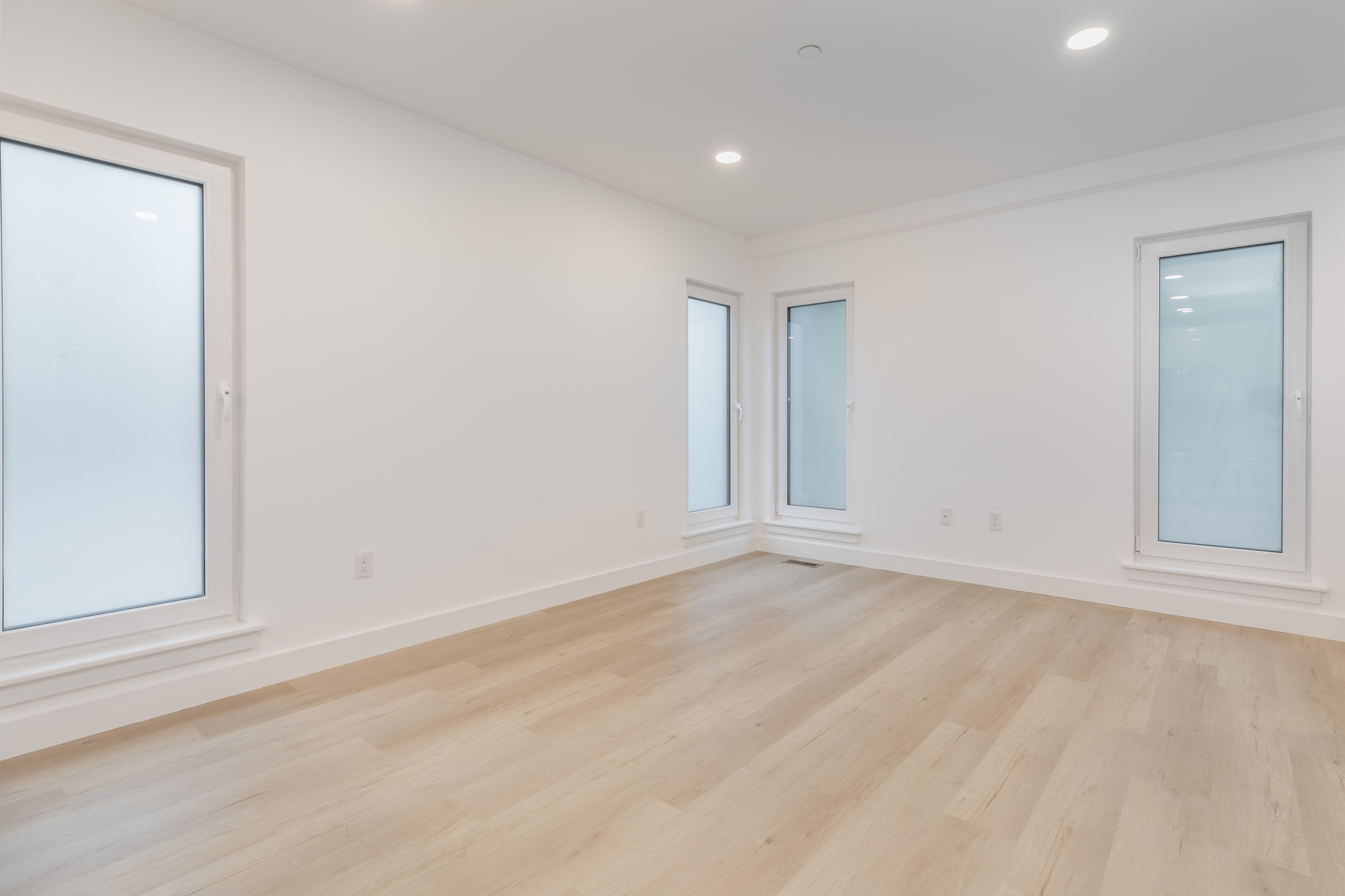 2837 Washington St, Roxbury