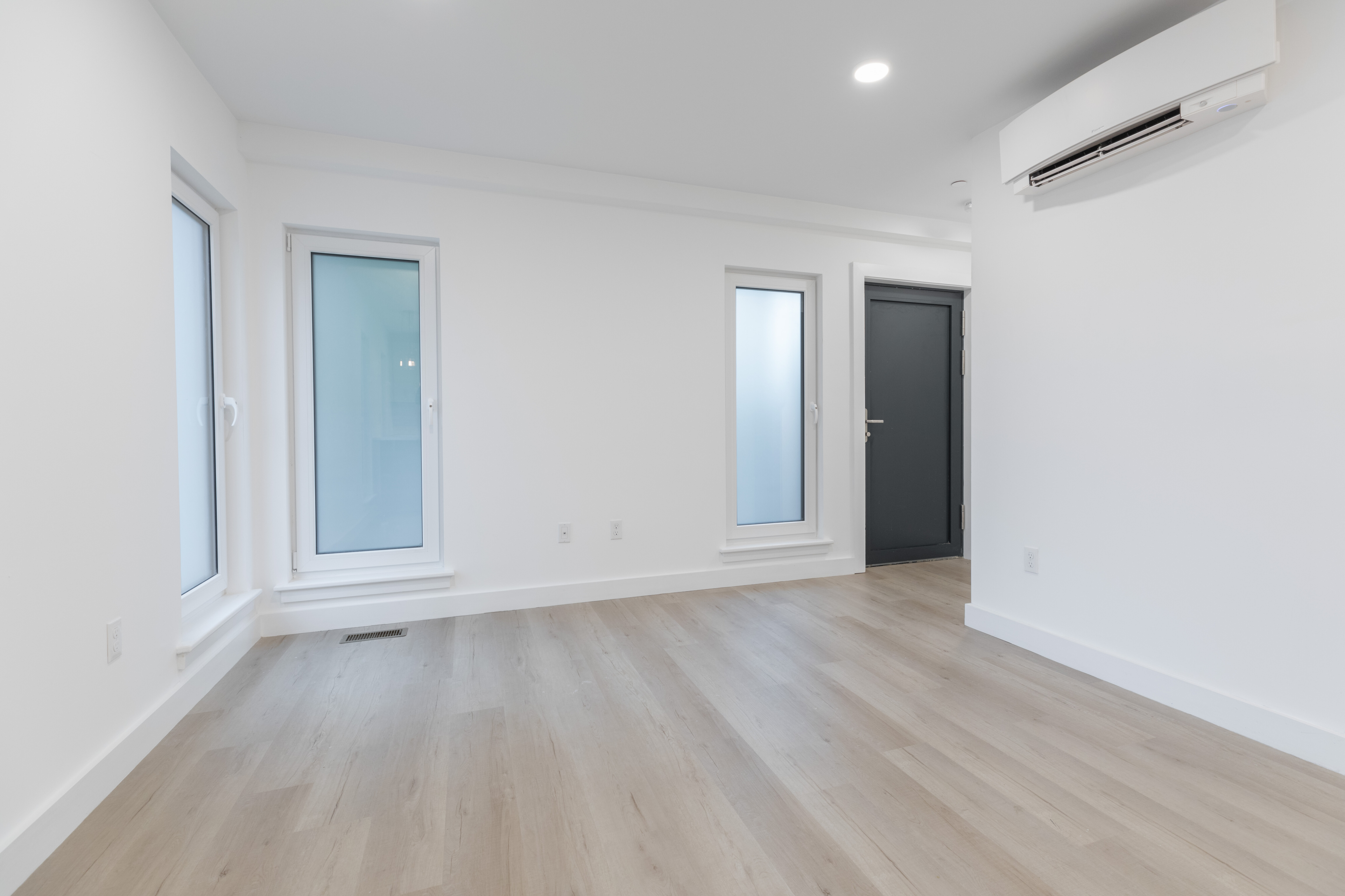 2837 Washington St, Roxbury