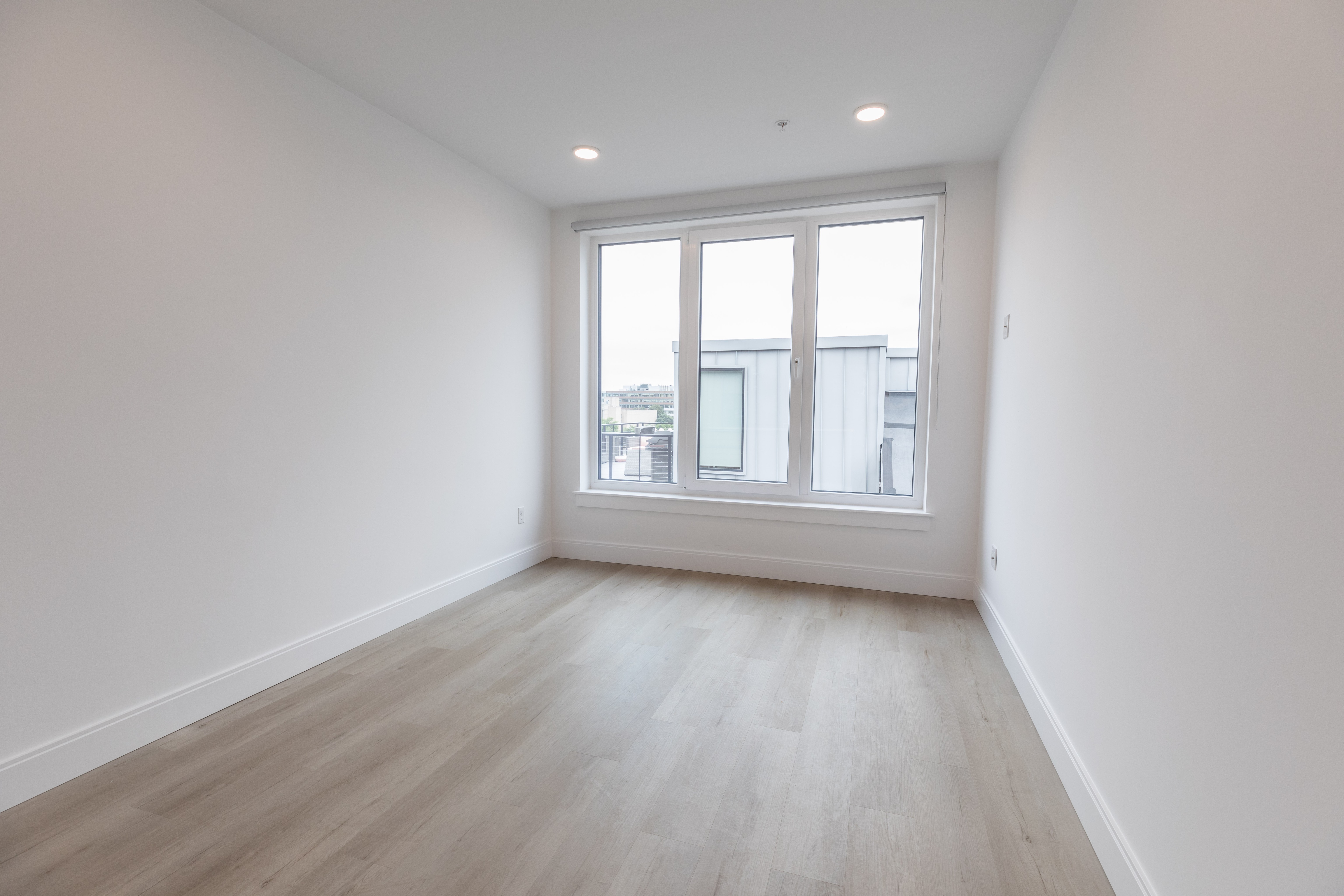 Photos of apartment on Northampton St.,Boston MA 02118