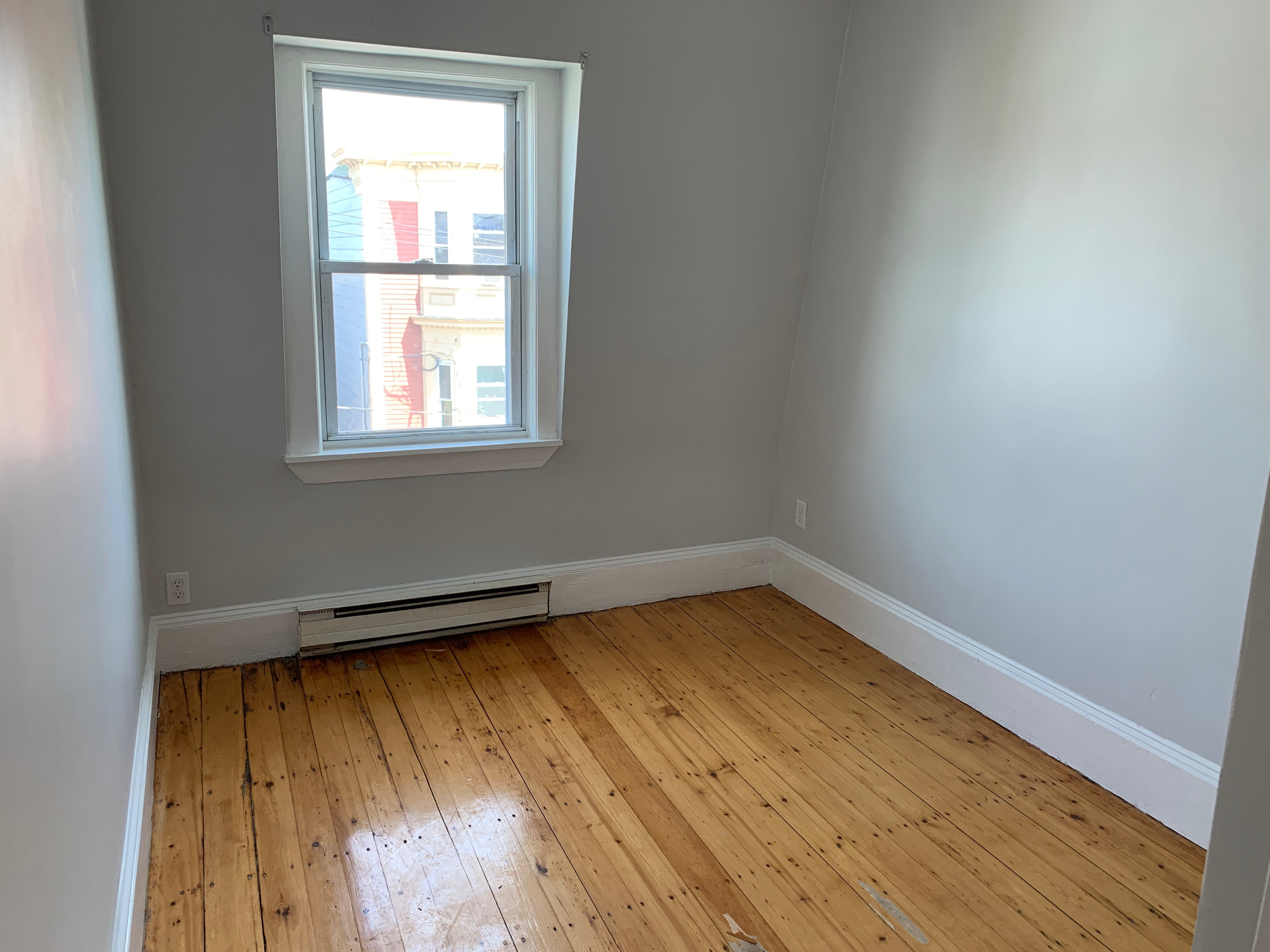 3.5 bed, 1 bath apartment for rent at 79 Eutaw St Unit 3, East Boston — photo 3 of 11