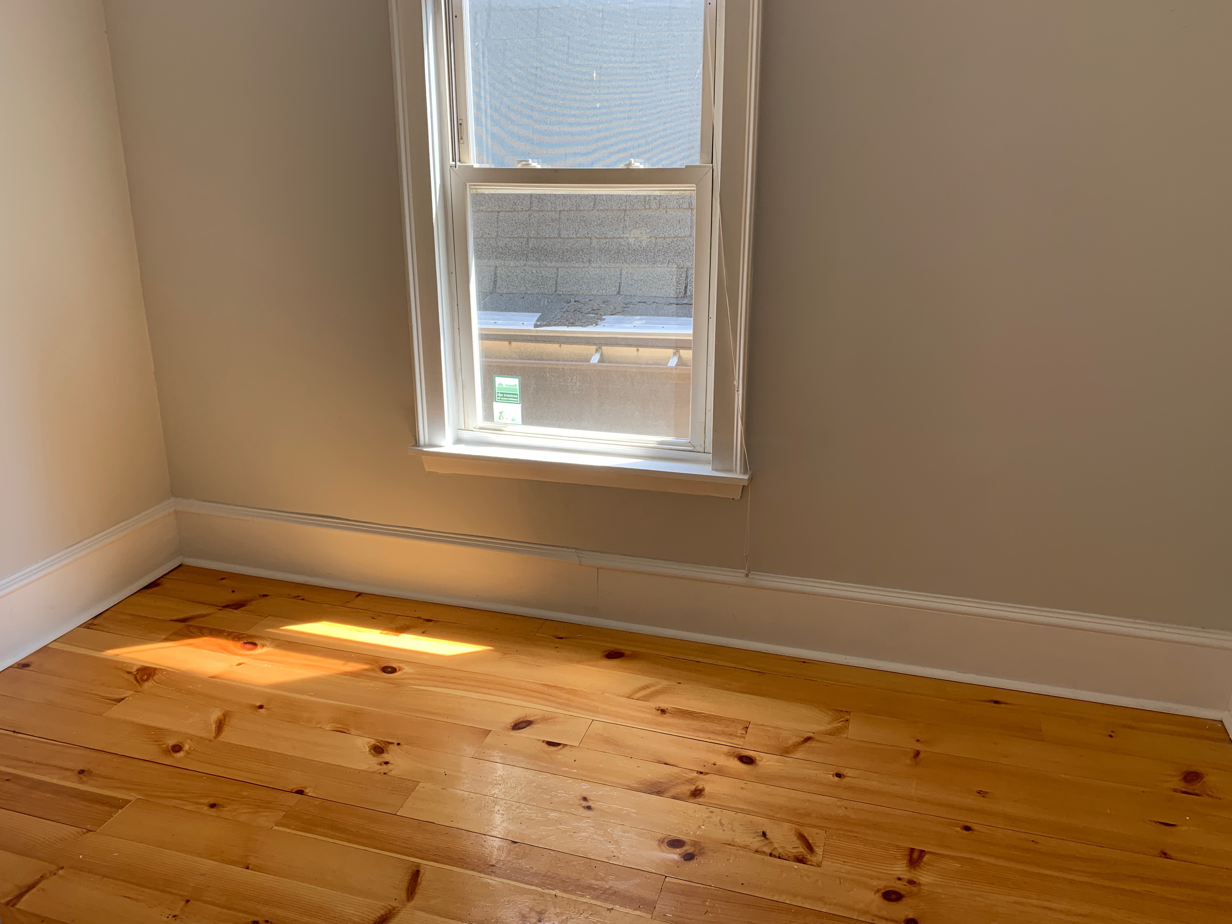 3.5 bed, 1 bath apartment for rent at 79 Eutaw St Unit 3, East Boston — photo 4 of 11