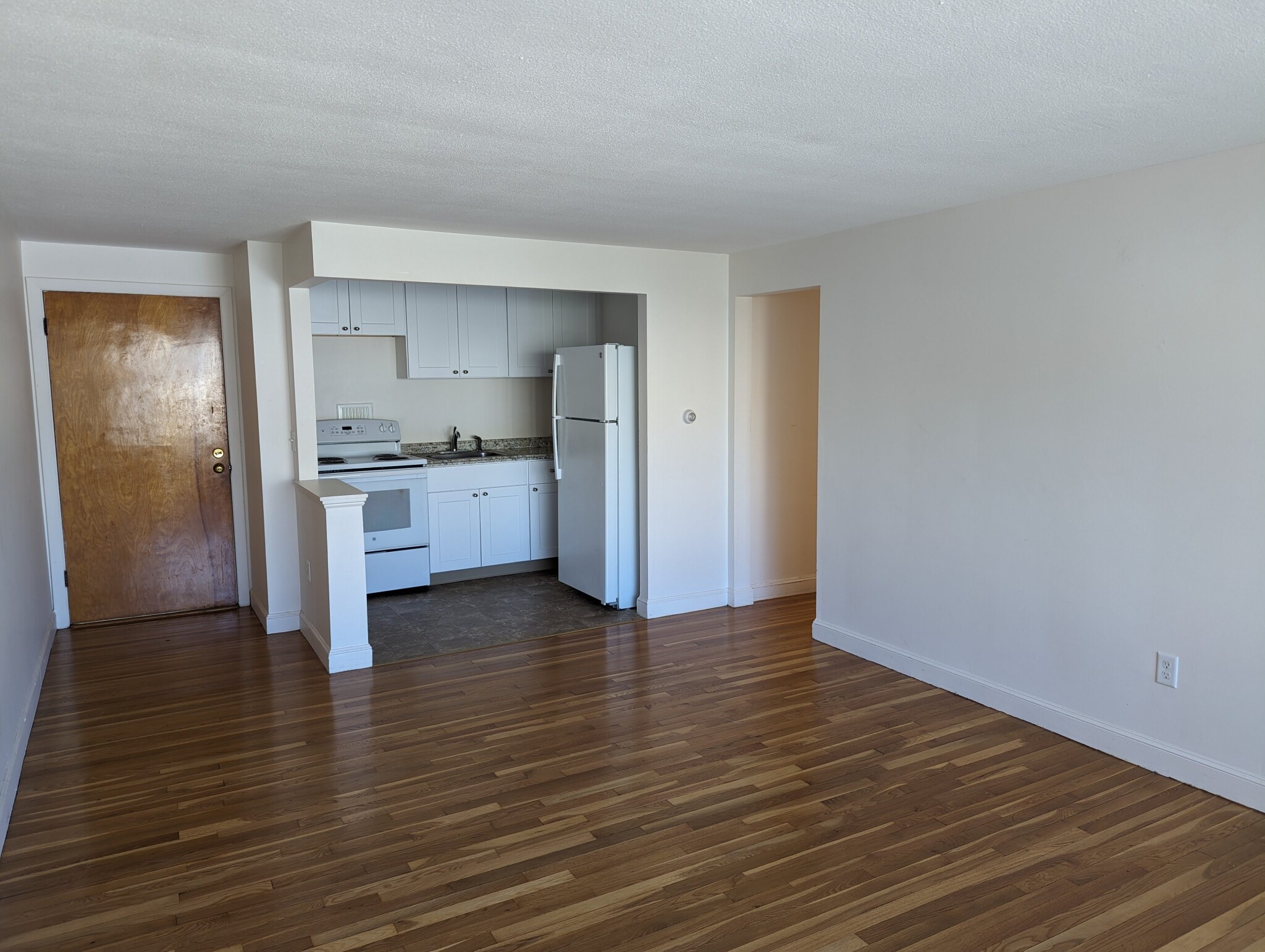 Photos of apartment on Tremont St.,Melrose MA 02176