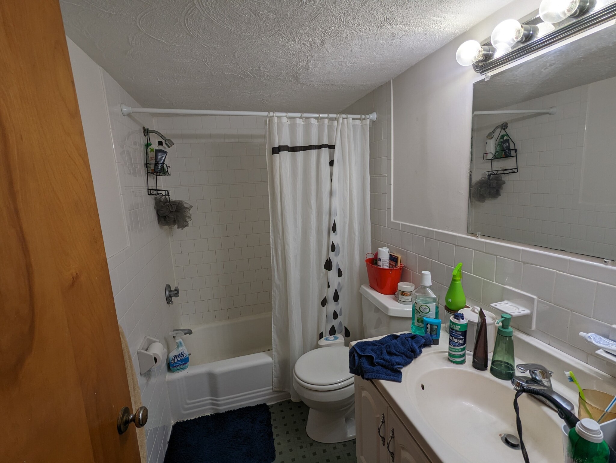 Photos of apartment on West Wyoming Ave.,Melrose MA 02176