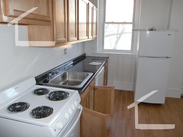 1589 Beacon St, Washington Square