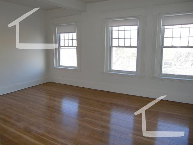 1589 Beacon St, Washington Square