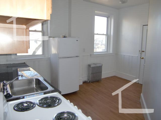 1589 Beacon St, Washington Square