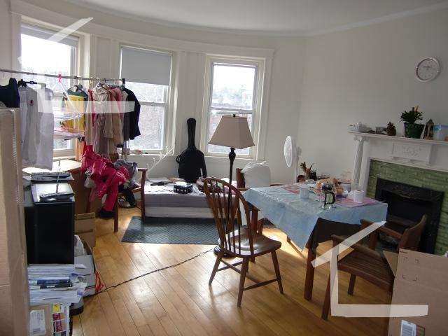 1822 Beacon St, Chestnut Hill