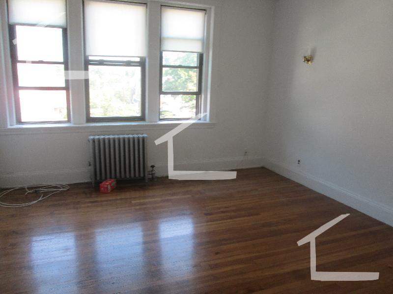 26 Bellevue St, West Roxbury