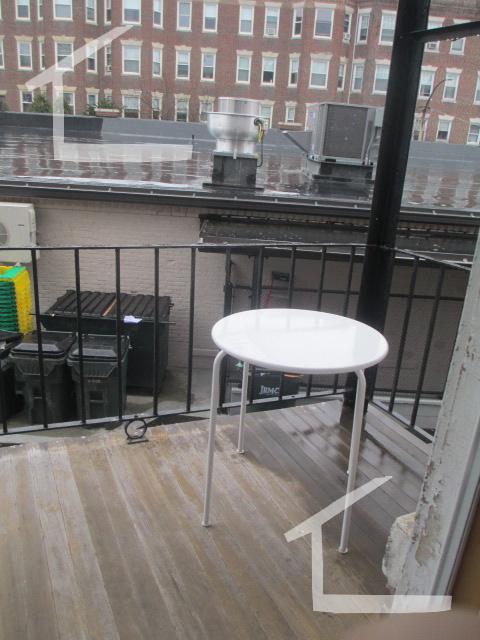 4 Price Rd, Brighton