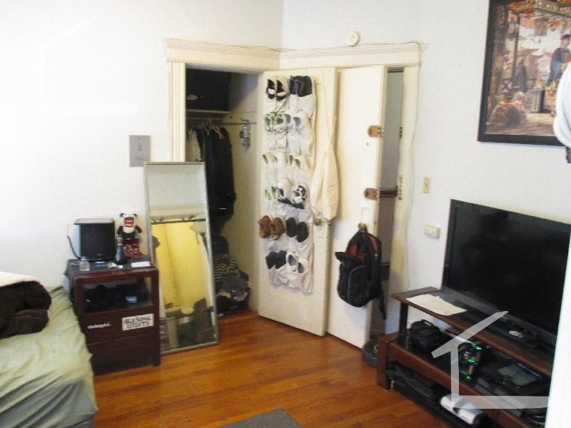 14 Palace Rd, Longwood