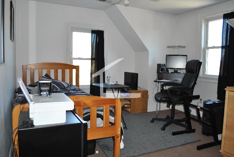 17 Pratt St, Allston