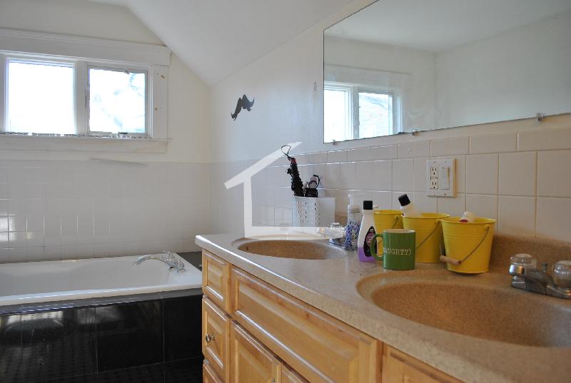 51 Gardner St, Allston