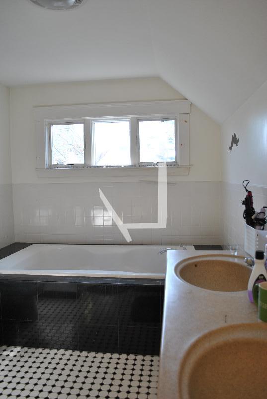 51 Gardner St, Allston