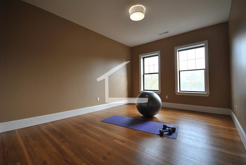 1592 Beacon St, Washington Square