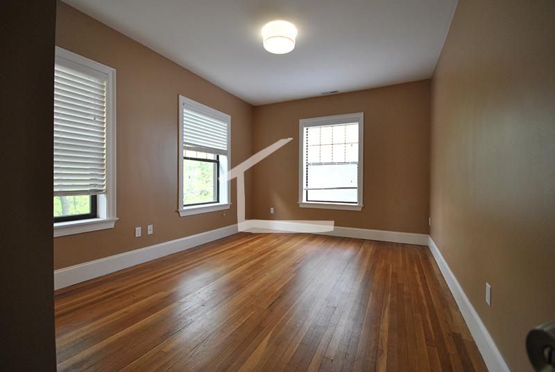 1592 Beacon St, Washington Square