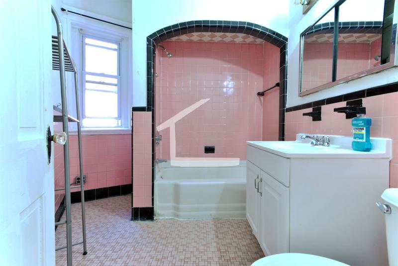 1232 Beacon St, Coolidge Corner