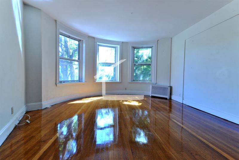 1232 Beacon St, Coolidge Corner