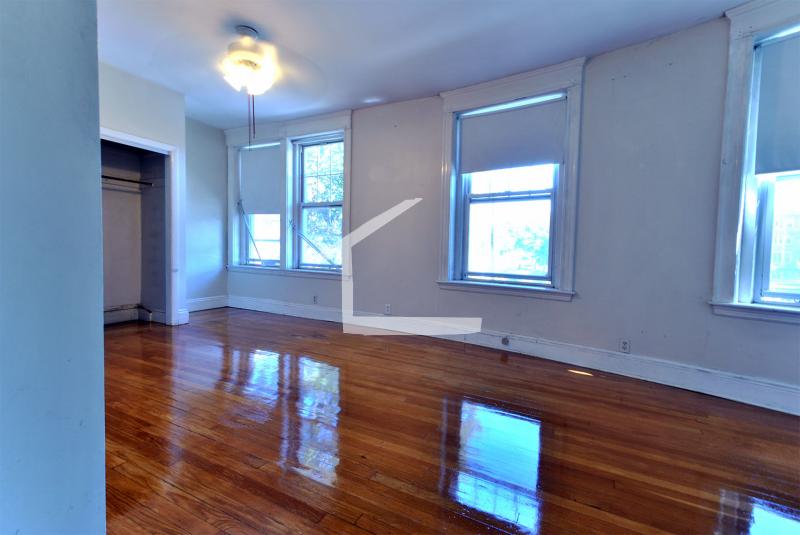 1232 Beacon St, Coolidge Corner