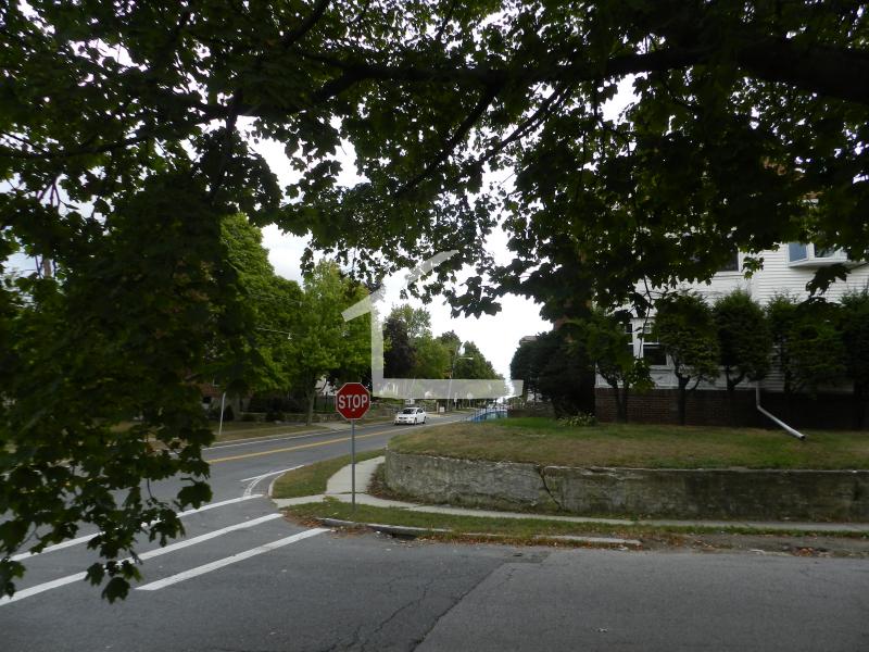 61 Poplar St, Mount Auburn (Watertown)