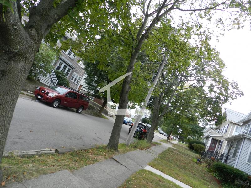 61 Poplar St, Mount Auburn (Watertown)