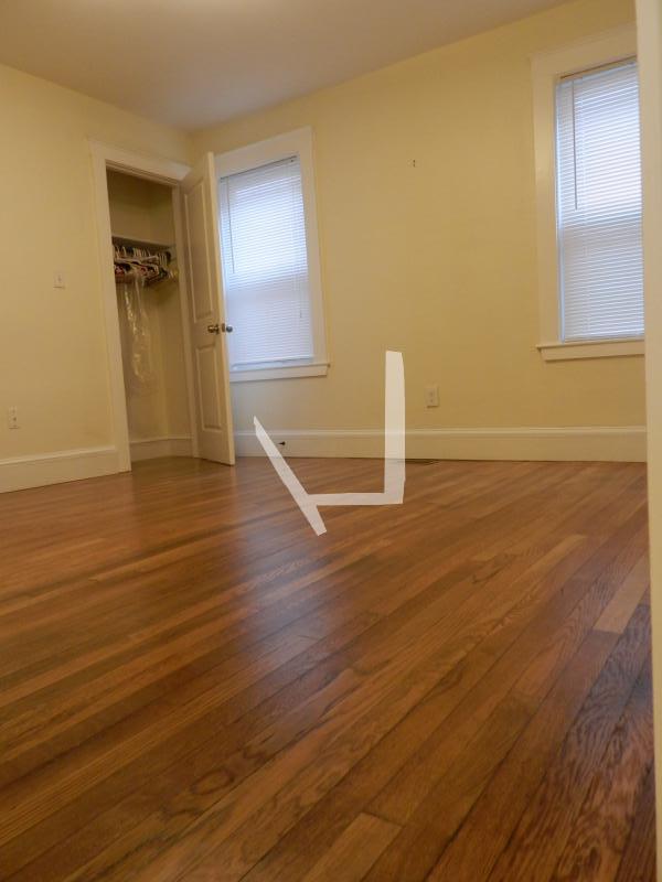 61 Poplar St, Mount Auburn (Watertown)