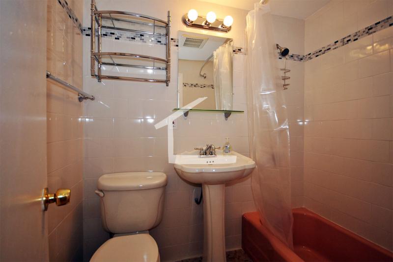 168 Winthrop Rd, Washington Square