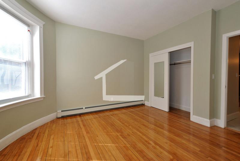 168 Winthrop Rd, Washington Square