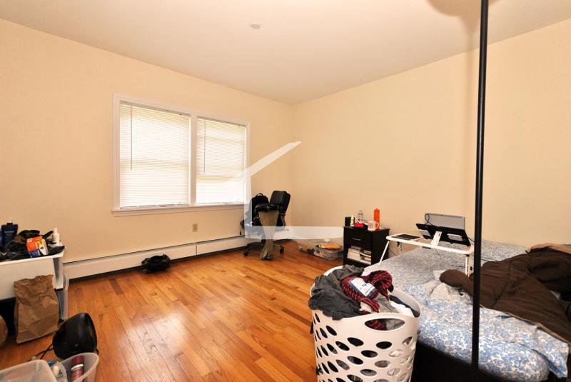 50 Kent St, Brookline Village