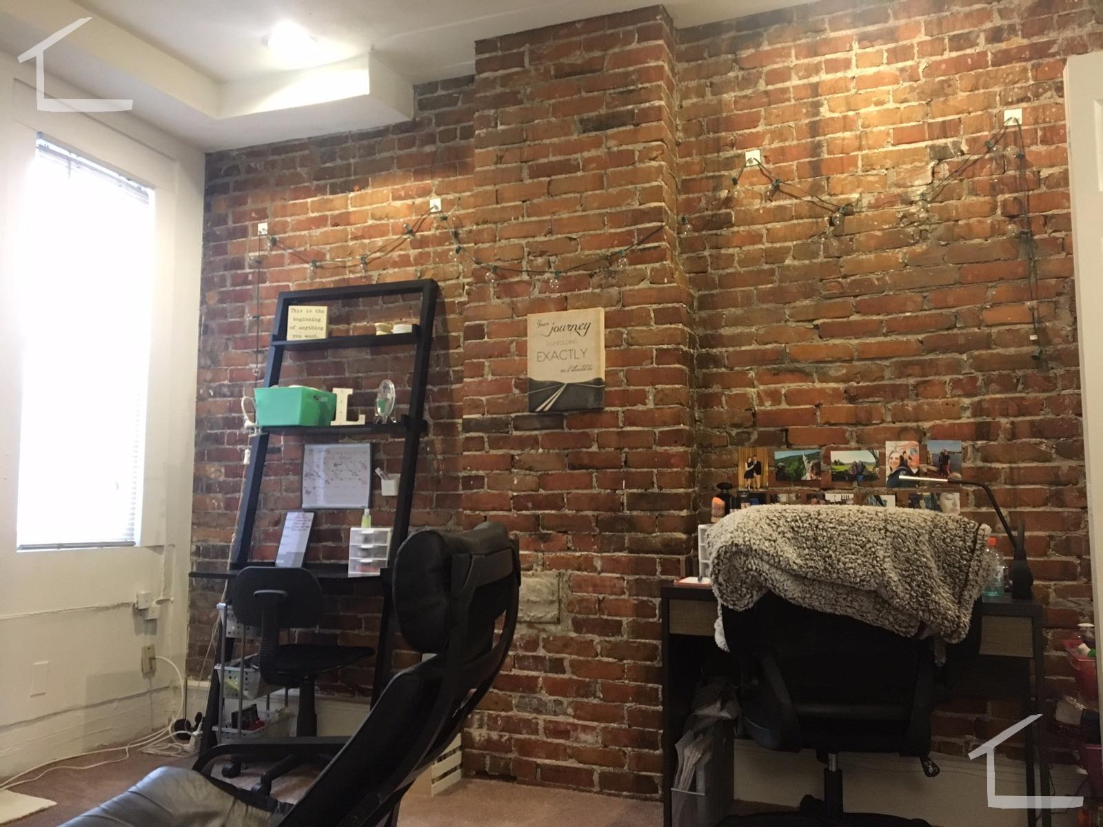 218 Hemenway St, Fenway