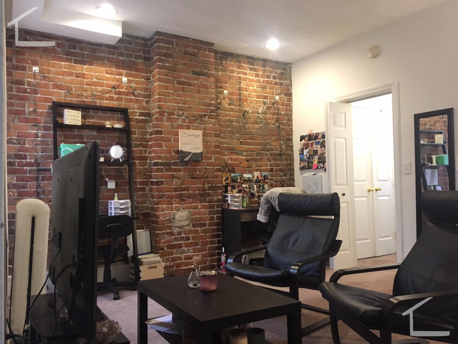 218 Hemenway St, Fenway