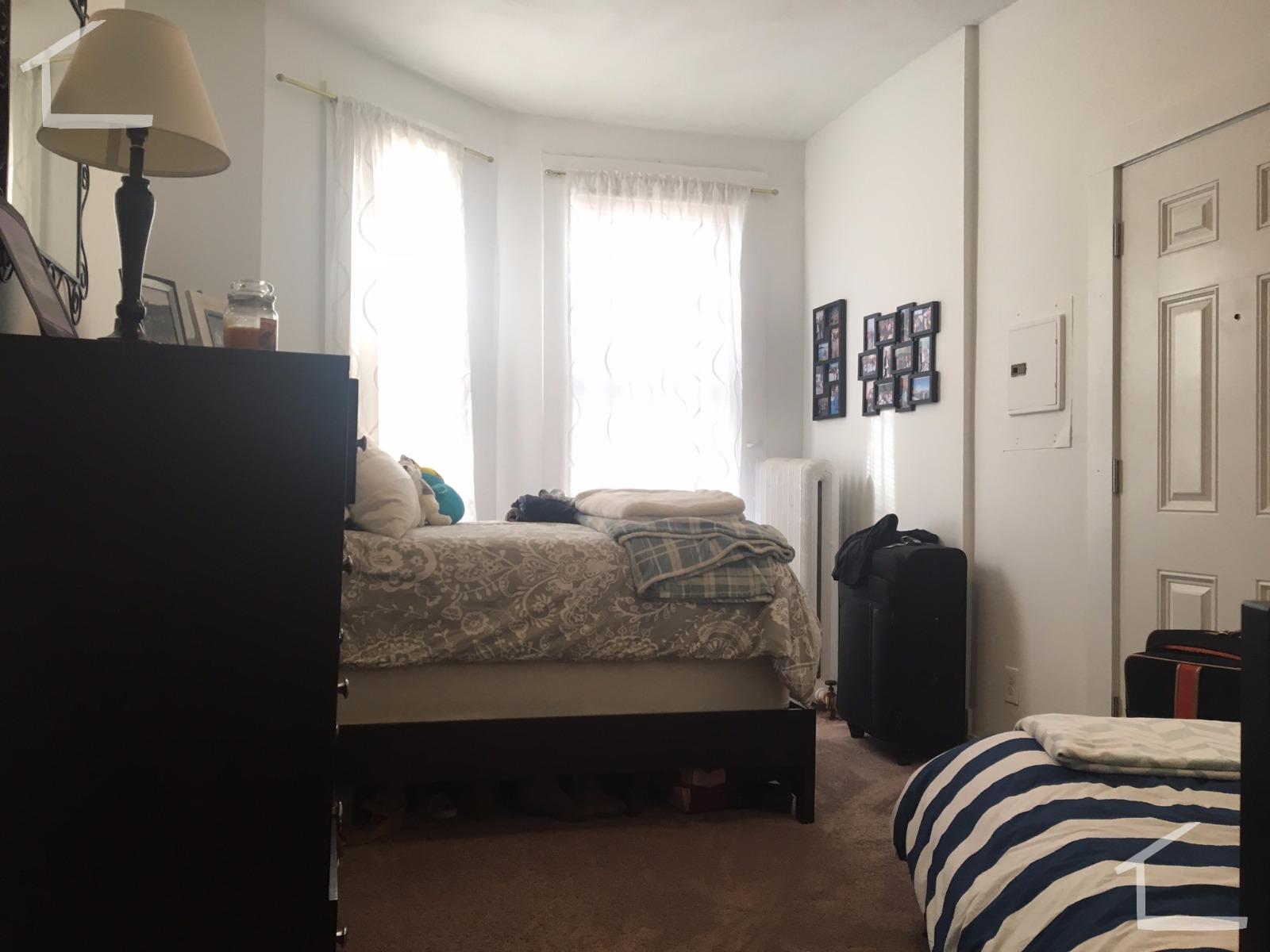 218 Hemenway St, Fenway