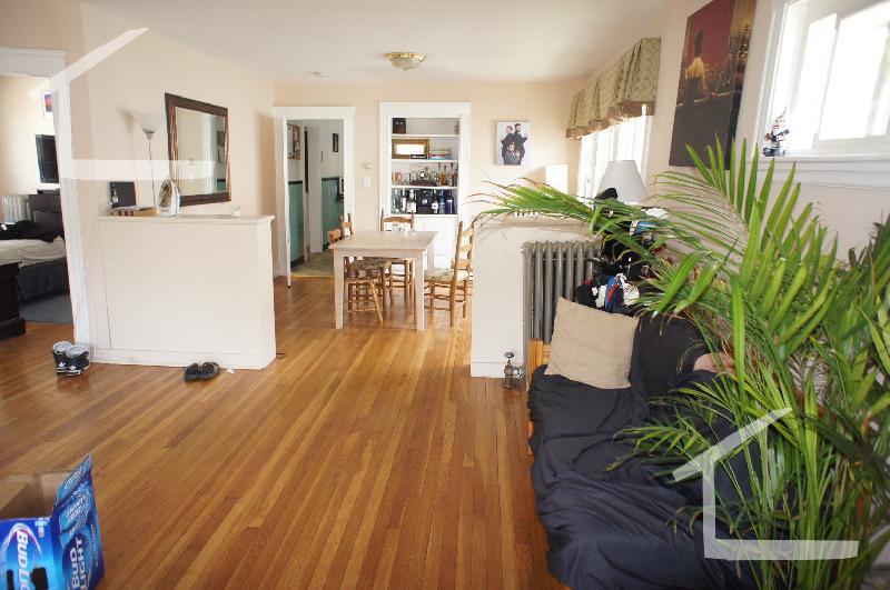 8 Feneno Ter, North Brookline