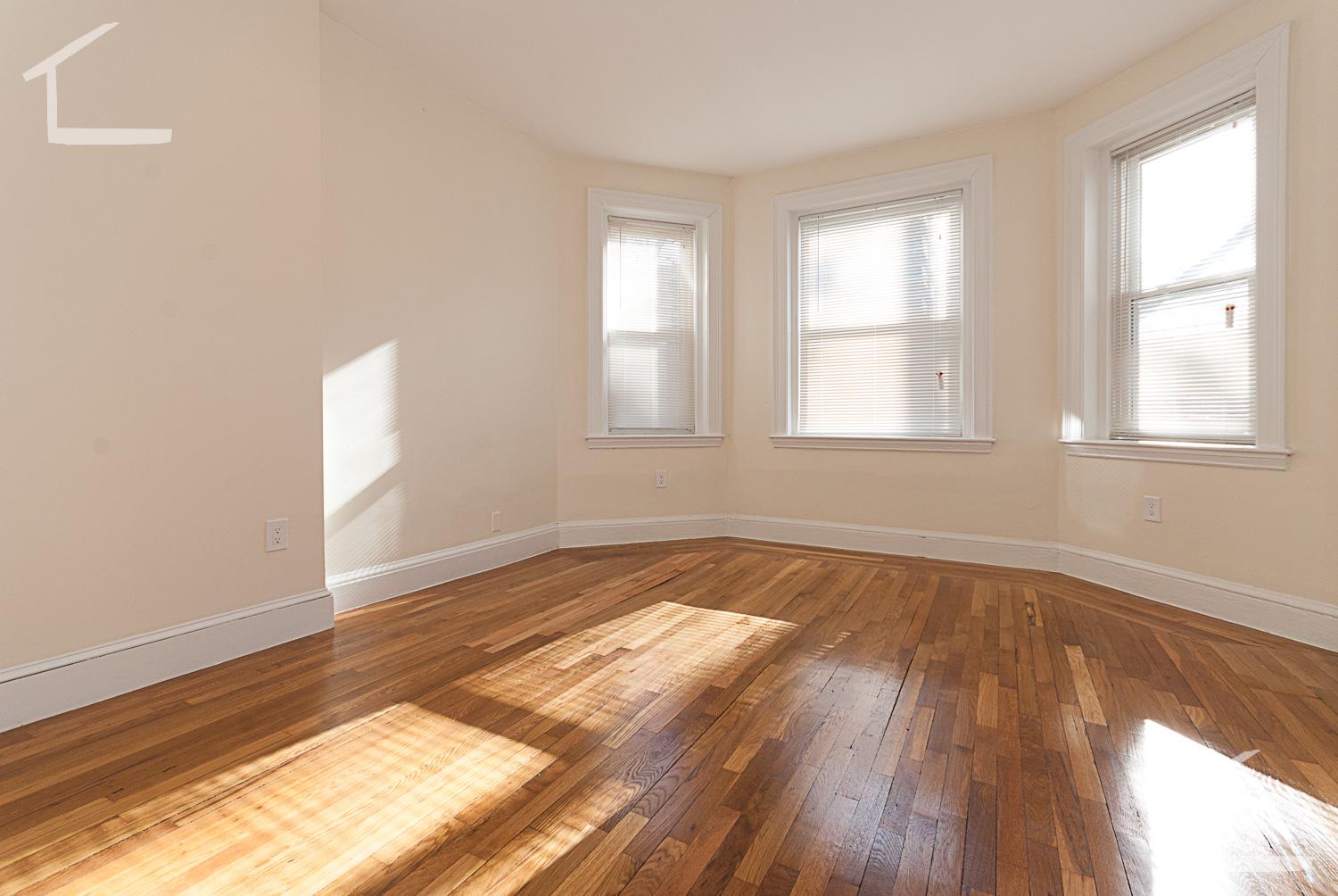 73 Thatcher St, North Brookline