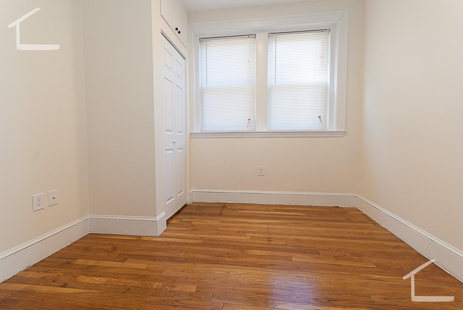 73 Thatcher St, North Brookline