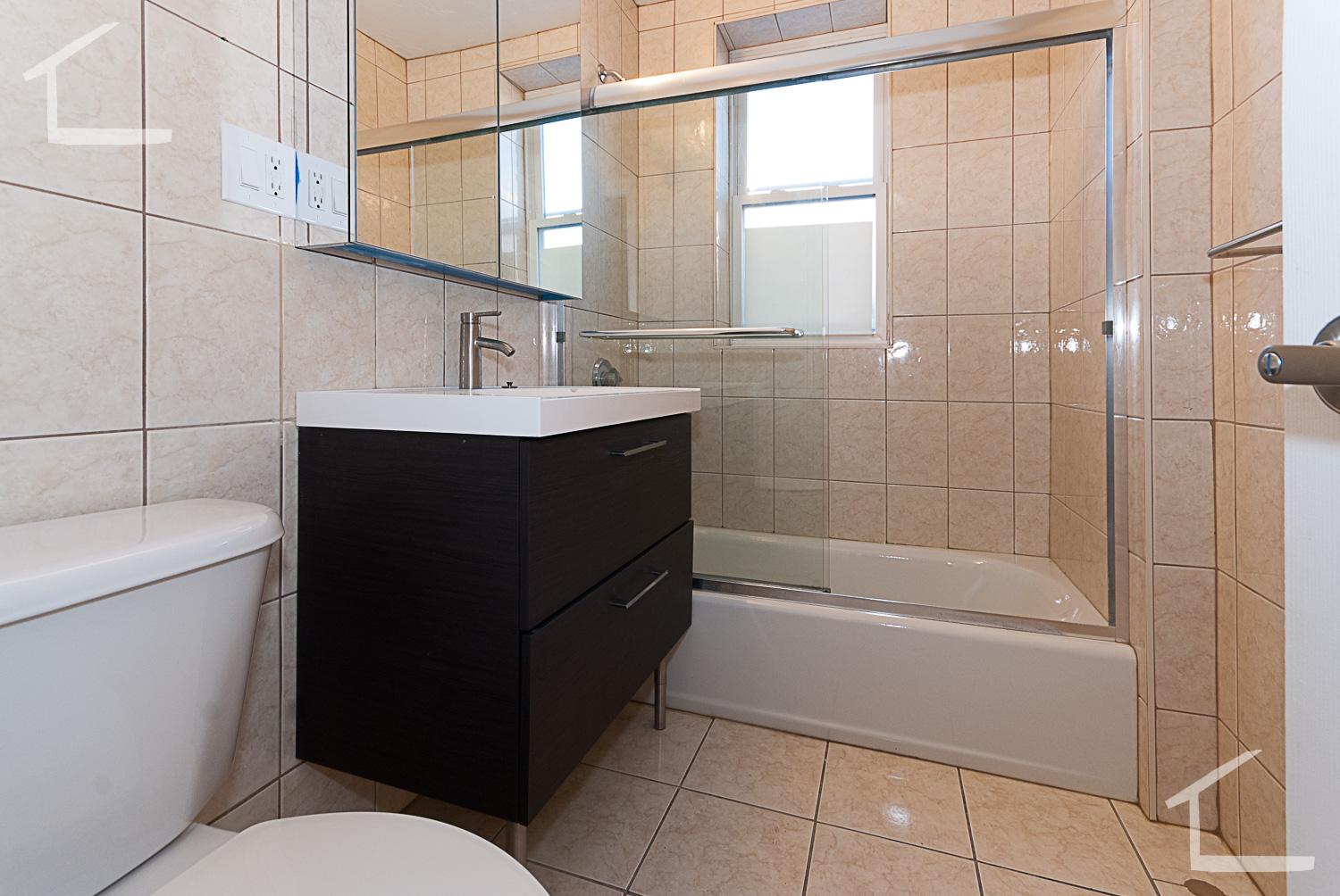 73 Thatcher St, North Brookline