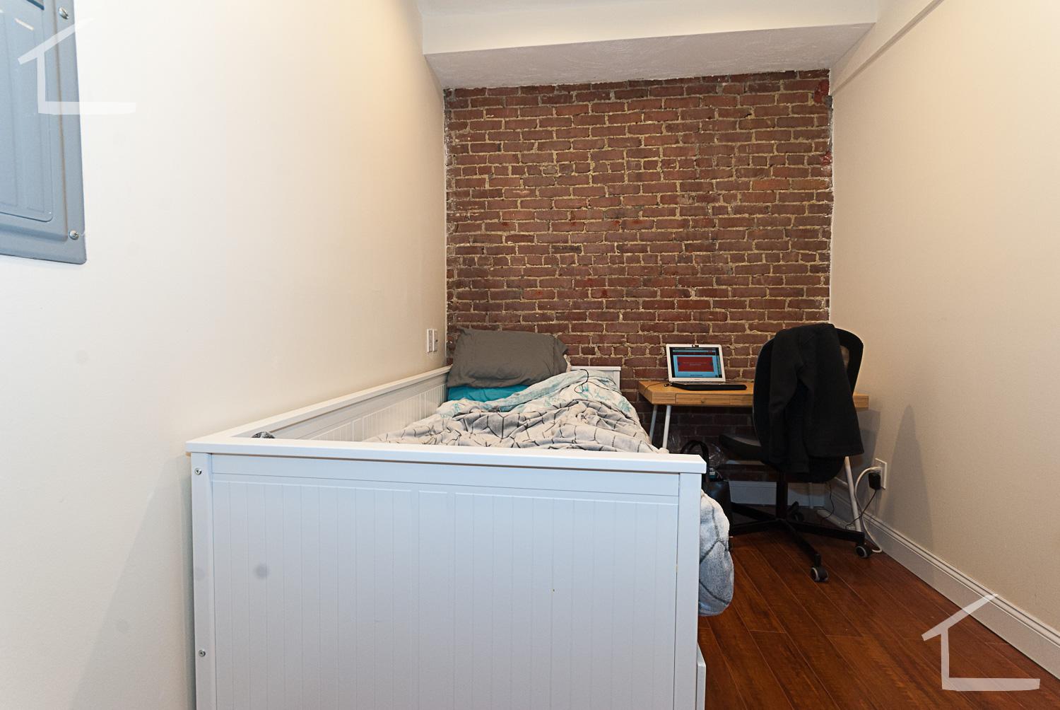 1203 Beacon St, Longwood